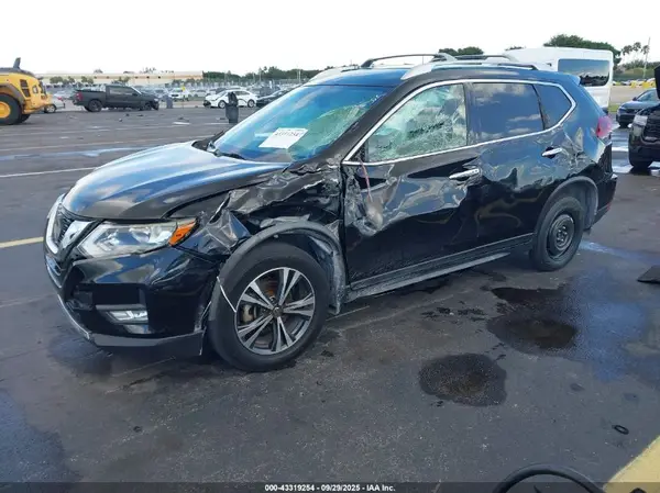 JN8AT2MT0KW251584 2019 NISSAN ROGUE - Image 2