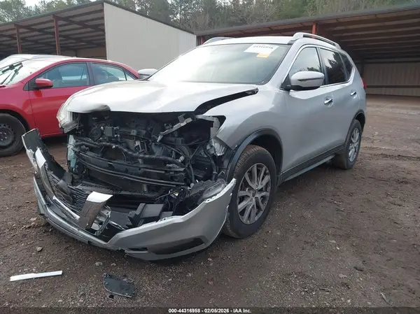 JN8AT2MT0KW256137 2019 NISSAN ROGUE - Image 2