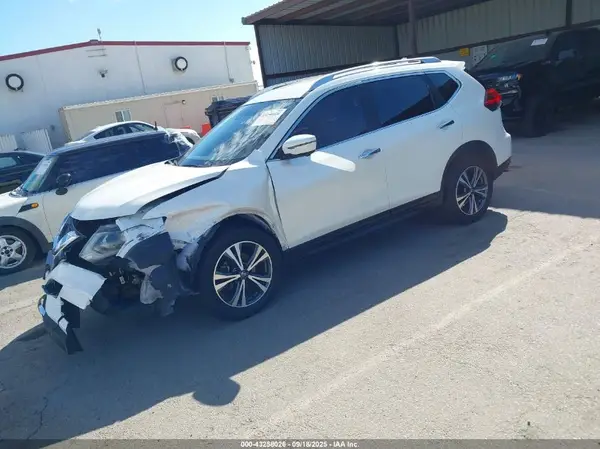 JN8AT2MT0KW256736 2019 NISSAN ROGUE - Image 2