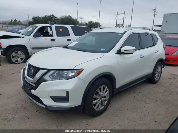 JN8AT2MT0KW260561 2019 NISSAN ROGUE - Image 2
