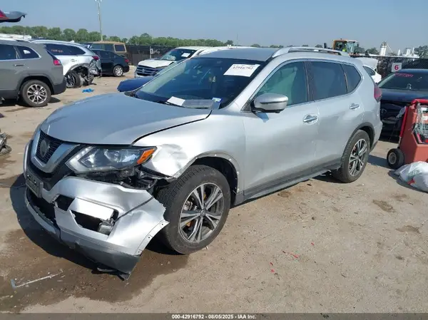 JN8AT2MT0KW262178 2019 NISSAN ROGUE - Image 2