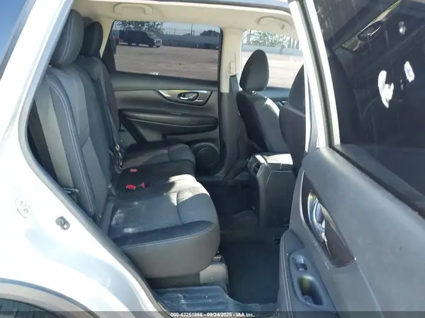 JN8AT2MT0KW264111 2019 NISSAN ROGUE - Image 8