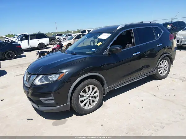 JN8AT2MT0KW266828 2019 NISSAN ROGUE - Image 2