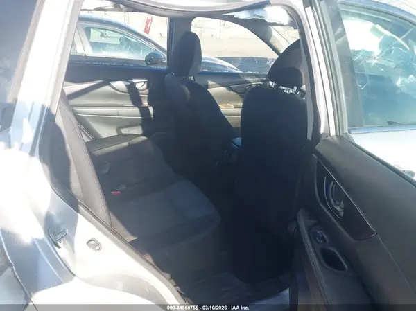 JN8AT2MT0KW500496 2019 NISSAN ROGUE - Image 8