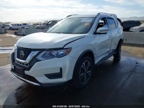 JN8AT2MT0LW014529 2020 NISSAN ROGUE - Image 2