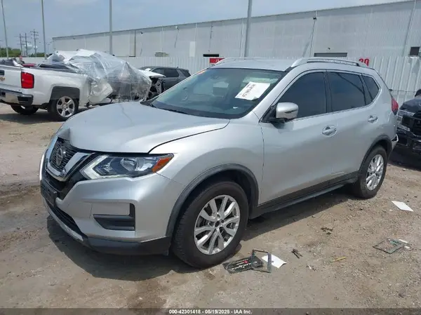 JN8AT2MT0LW018256 2020 NISSAN ROGUE - Image 2