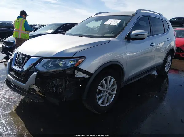 JN8AT2MT0LW041908 2020 NISSAN ROGUE - Image 2
