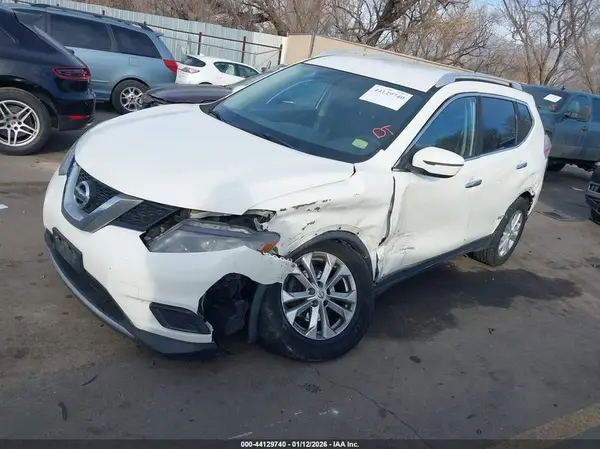 JN8AT2MT1GW024752 2016 NISSAN ROGUE - Image 2
