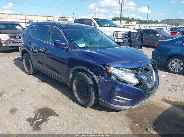 JN8AT2MT1HW130104 2017 NISSAN ROGUE - Image 1
