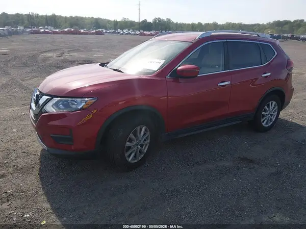JN8AT2MT1HW131172 2017 NISSAN ROGUE - Image 2