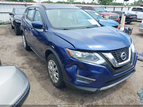 JN8AT2MT1HW132838 2017 NISSAN ROGUE - Image 1