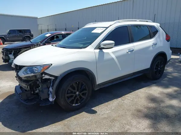 JN8AT2MT1HW133231 2017 NISSAN ROGUE - Image 2