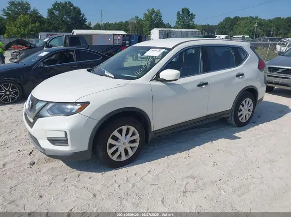 JN8AT2MT1HW133908 2017 NISSAN ROGUE - Image 2