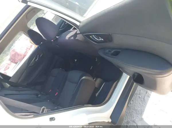 JN8AT2MT1HW133908 2017 NISSAN ROGUE - Image 8