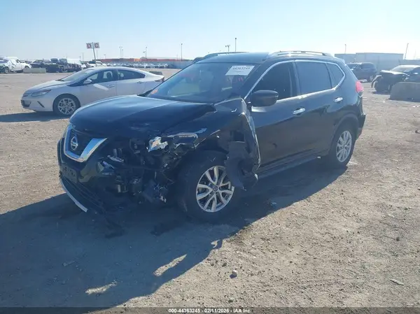 JN8AT2MT1HW135111 2017 NISSAN ROGUE - Image 2