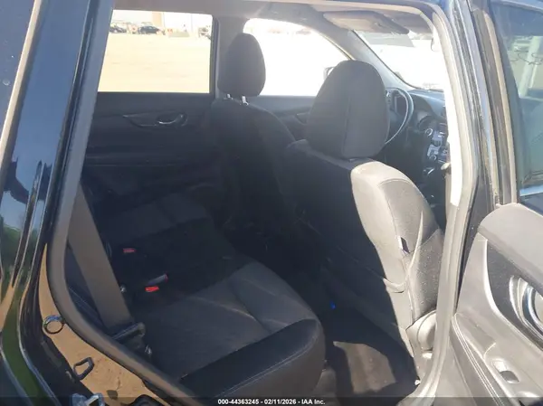 JN8AT2MT1HW135111 2017 NISSAN ROGUE - Image 8
