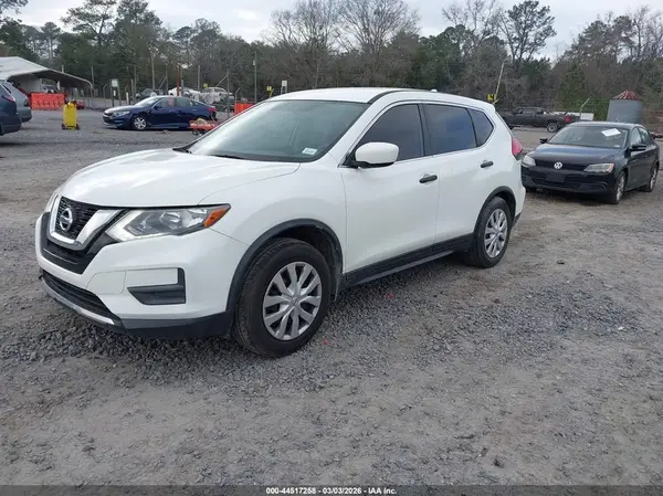 JN8AT2MT1HW135223 2017 NISSAN ROGUE - Image 2