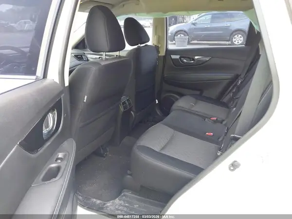 JN8AT2MT1HW135223 2017 NISSAN ROGUE - Image 8