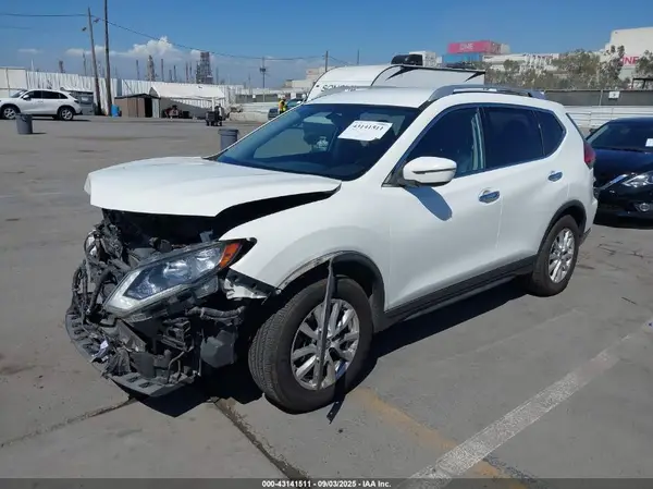 JN8AT2MT1HW137232 2017 NISSAN ROGUE - Image 2