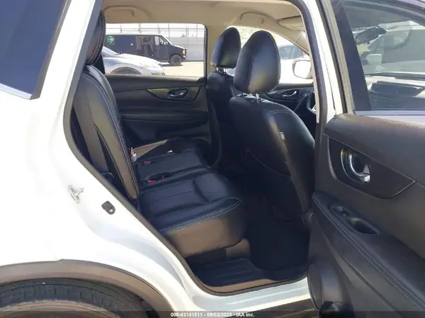 JN8AT2MT1HW137232 2017 NISSAN ROGUE - Image 8