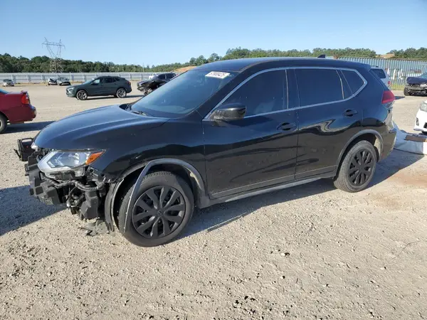 JN8AT2MT1HW137618 2017 NISSAN ROGUE - Image 1