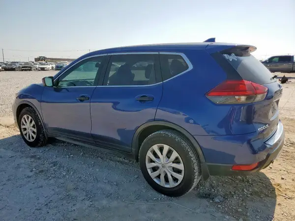 JN8AT2MT1HW137943 2017 NISSAN ROGUE - Image 2