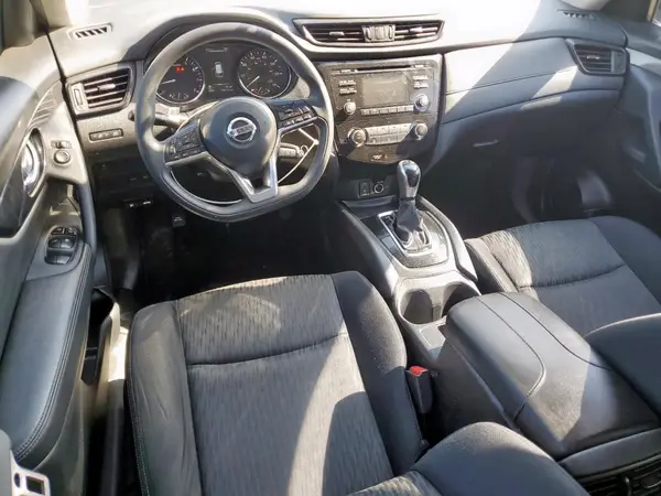JN8AT2MT1HW137943 2017 NISSAN ROGUE - Image 8