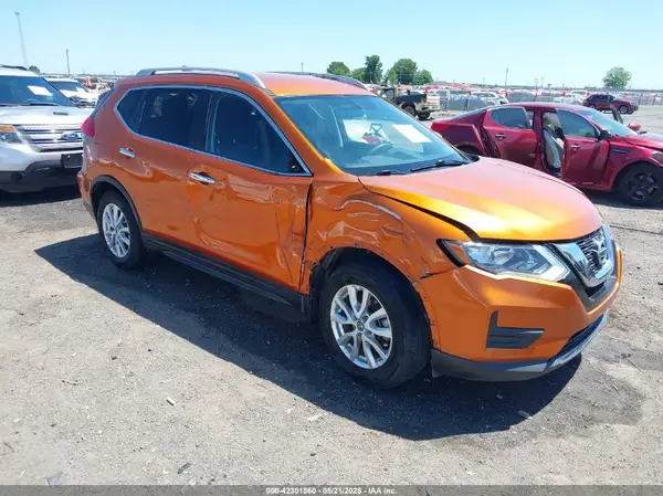 JN8AT2MT1HW138574 2017 NISSAN ROGUE - Image 1