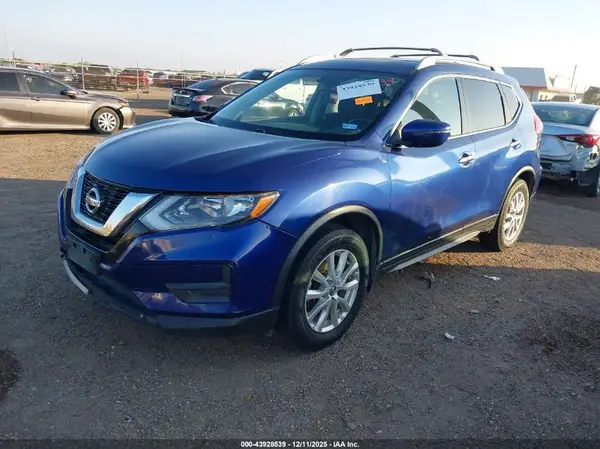 JN8AT2MT1HW138641 2017 NISSAN ROGUE - Image 2