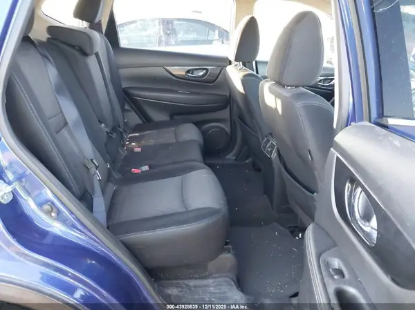 JN8AT2MT1HW138641 2017 NISSAN ROGUE - Image 8