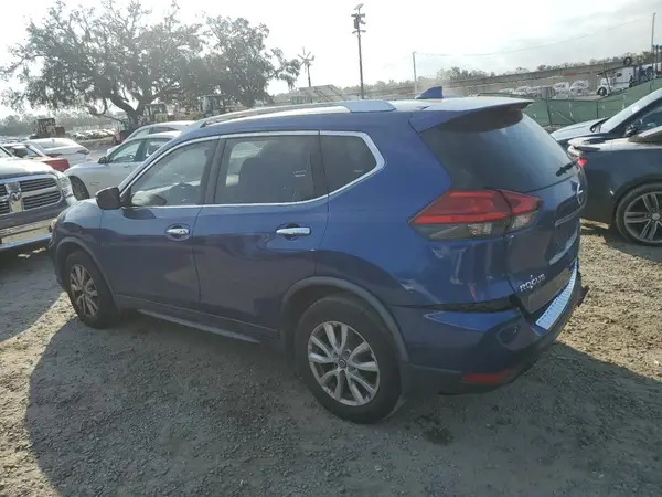 JN8AT2MT1HW139028 2017 NISSAN ROGUE - Image 2