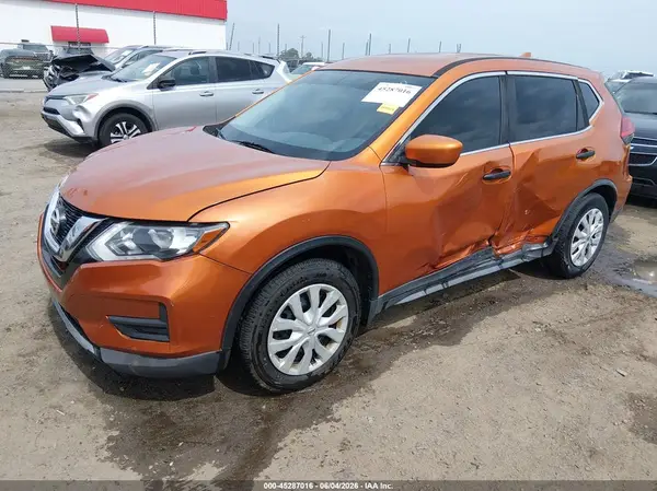 JN8AT2MT1HW139353 2017 NISSAN ROGUE - Image 2