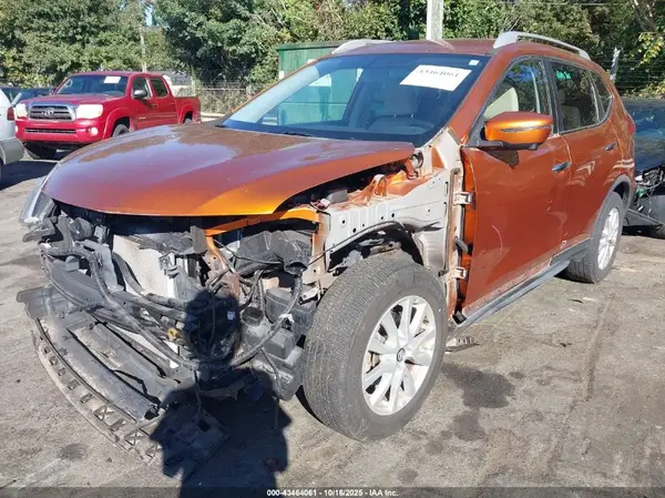 JN8AT2MT1HW139529 2017 NISSAN ROGUE - Image 2