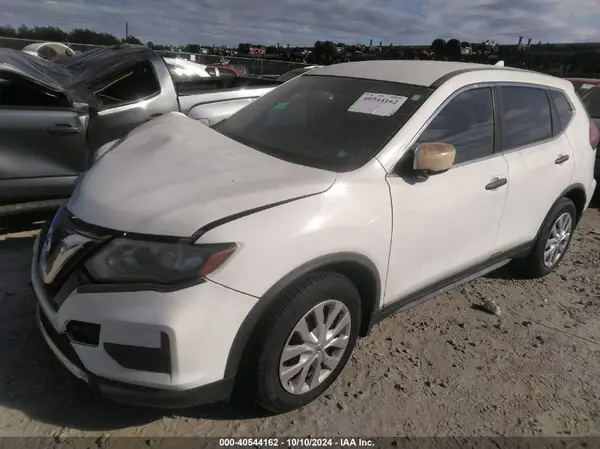 JN8AT2MT1HW139577 2017 NISSAN ROGUE - Image 2