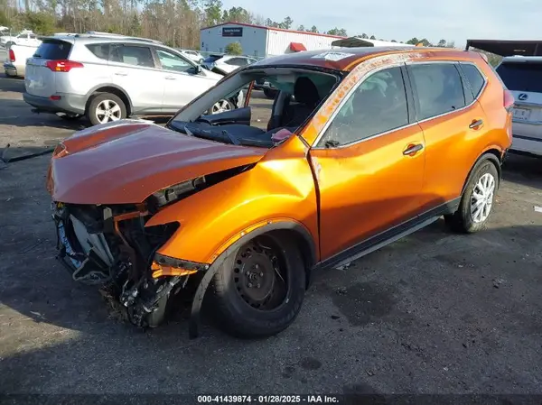 JN8AT2MT1HW144181 2017 NISSAN ROGUE - Image 2
