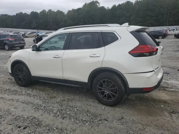 JN8AT2MT1HW144620 2017 NISSAN ROGUE - Image 2