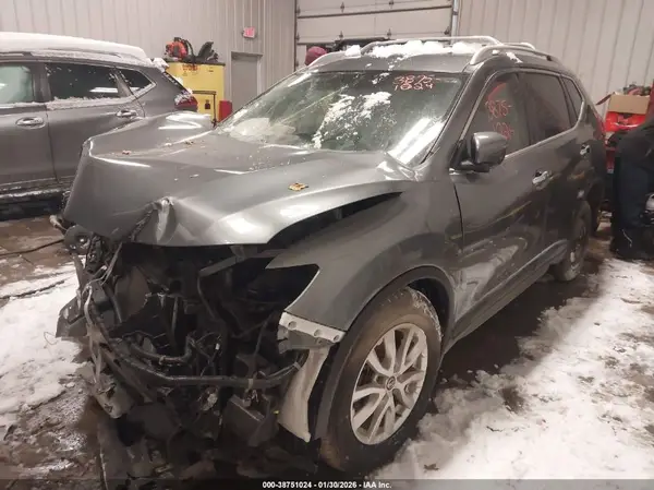 JN8AT2MT1HW145265 2017 NISSAN ROGUE - Image 2