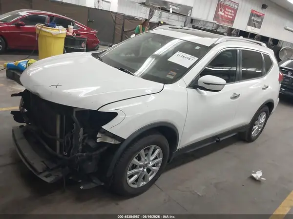 JN8AT2MT1HW145556 2017 NISSAN ROGUE - Image 2