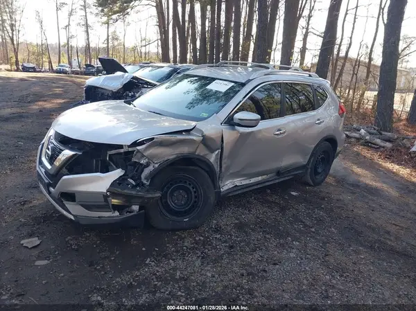 JN8AT2MT1HW146724 2017 NISSAN ROGUE - Image 2