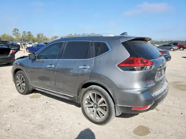 JN8AT2MT1HW146965 2017 NISSAN ROGUE - Image 2