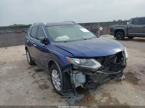 JN8AT2MT1HW147016 2017 NISSAN ROGUE - Image 1