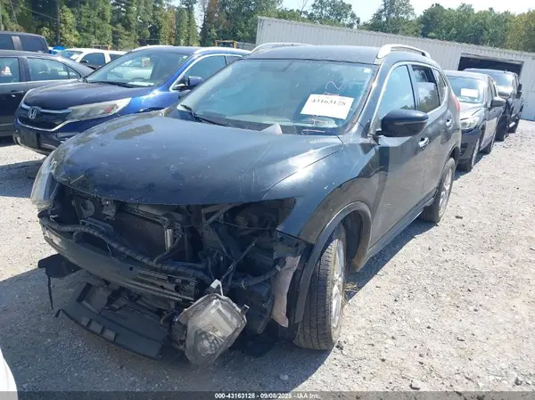JN8AT2MT1HW149042 2017 NISSAN ROGUE - Image 2
