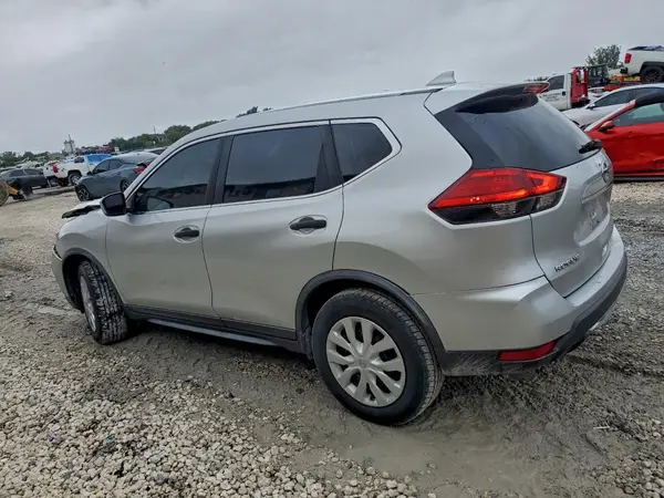 JN8AT2MT1HW149414 2017 NISSAN ROGUE - Image 2