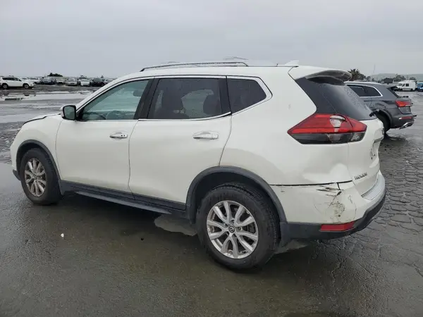JN8AT2MT1HW151812 2017 NISSAN ROGUE - Image 2