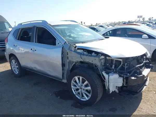 JN8AT2MT1HW153009 2017 NISSAN ROGUE - Image 1