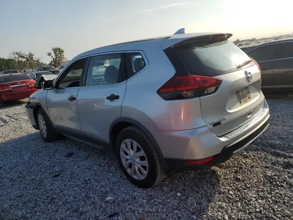 JN8AT2MT1HW384993 2017 NISSAN ROGUE - Image 2