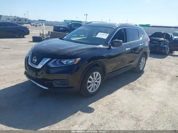 JN8AT2MT1HW386131 2017 NISSAN ROGUE - Image 2