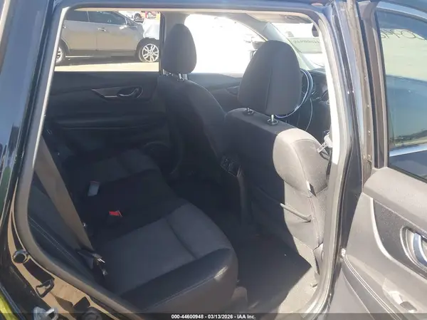 JN8AT2MT1HW386131 2017 NISSAN ROGUE - Image 8