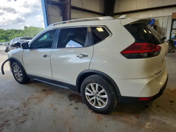 JN8AT2MT1HW386243 2017 NISSAN ROGUE - Image 2