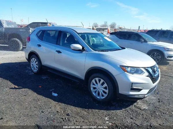 JN8AT2MT1HW386419 2017 NISSAN ROGUE - Image 1